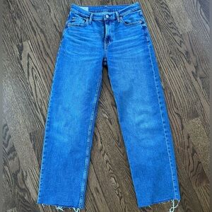 GAP Mid Rise 90’s loose jeans raw hem
